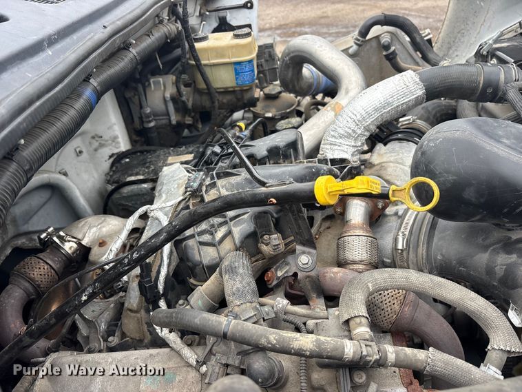 image for item ES8636 2016 Ford F650 box truck