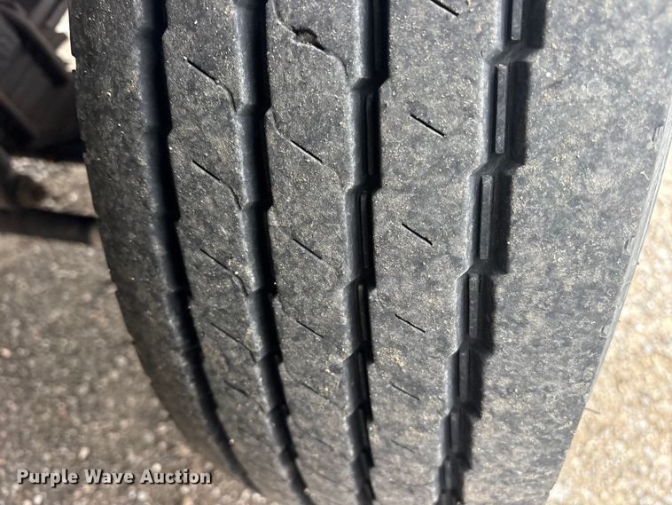 image for item ES8636 2016 Ford F650 box truck