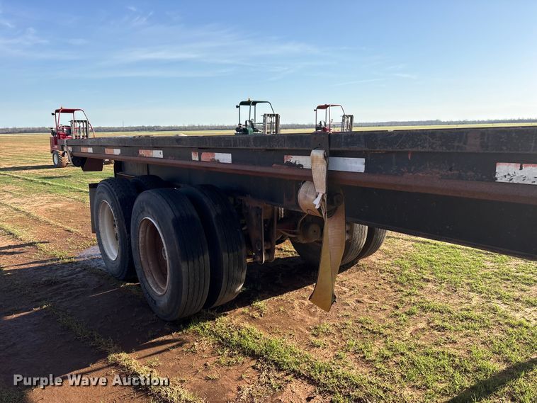 image for item ES8662 1992 Fruehauf PBA-12W-45N flatbed trailer