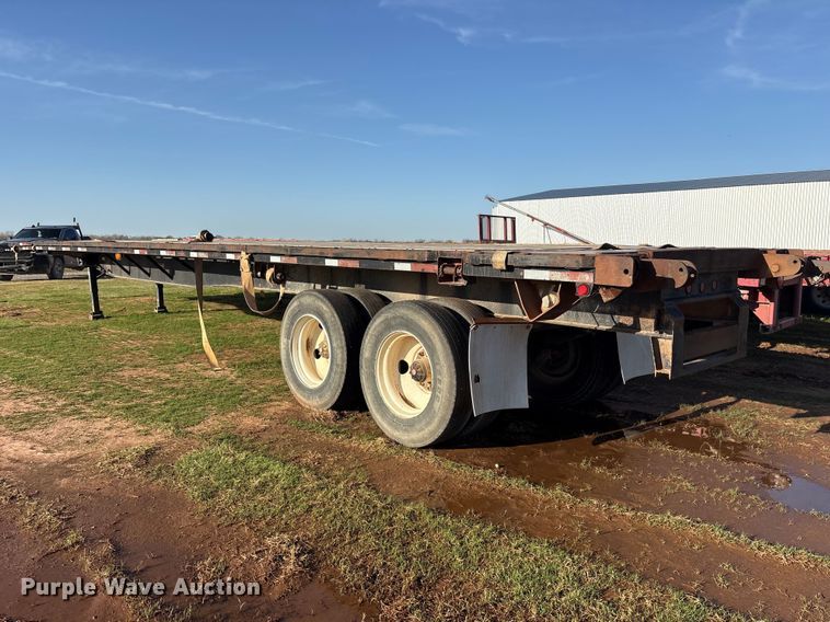 image for item ES8662 1992 Fruehauf PBA-12W-45N flatbed trailer
