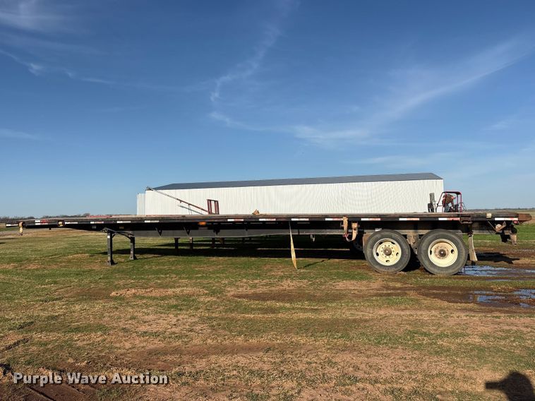 image for item ES8662 1992 Fruehauf PBA-12W-45N flatbed trailer