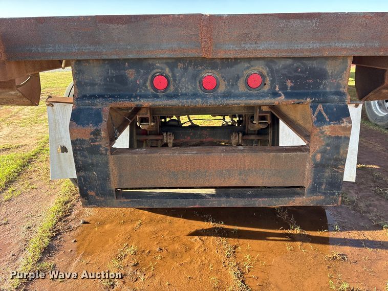 image for item ES8662 1992 Fruehauf PBA-12W-45N flatbed trailer
