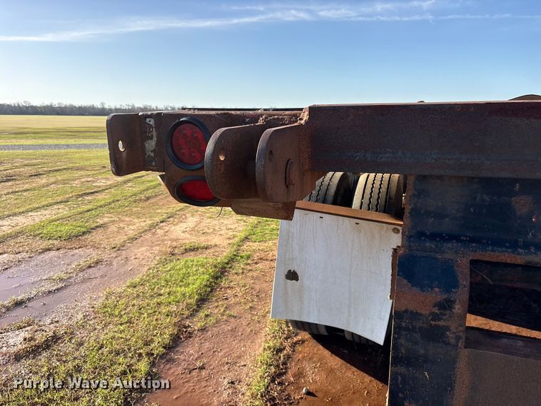 image for item ES8662 1992 Fruehauf PBA-12W-45N flatbed trailer