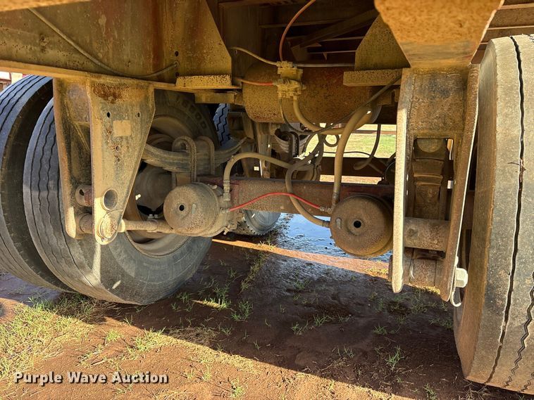 image for item ES8662 1992 Fruehauf PBA-12W-45N flatbed trailer