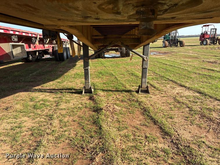 image for item ES8662 1992 Fruehauf PBA-12W-45N flatbed trailer