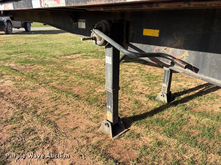 image for item ES8662 1992 Fruehauf PBA-12W-45N flatbed trailer