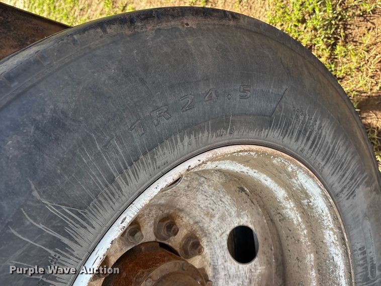 image for item ES8662 1992 Fruehauf PBA-12W-45N flatbed trailer