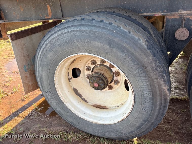 image for item ES8662 1992 Fruehauf PBA-12W-45N flatbed trailer