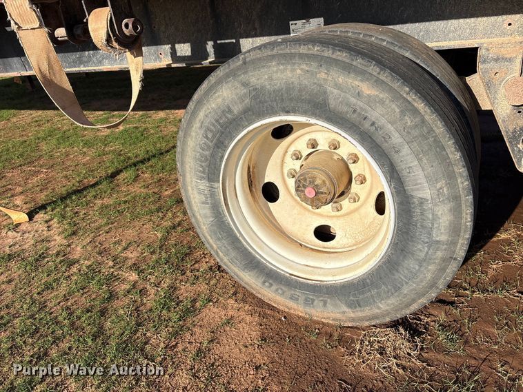 image for item ES8662 1992 Fruehauf PBA-12W-45N flatbed trailer