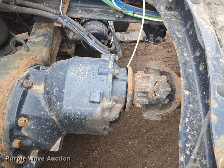 image for item ET1408 2019 Freightliner Cascadia 126 semi truck