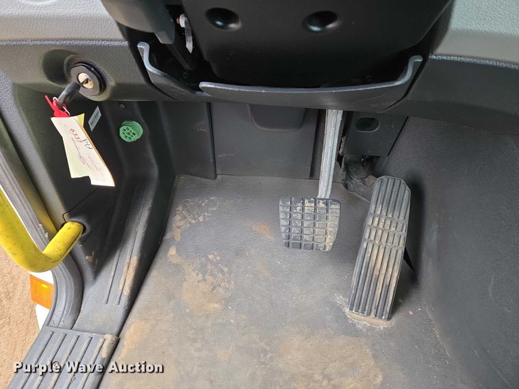 image for item ET1408 2019 Freightliner Cascadia 126 semi truck