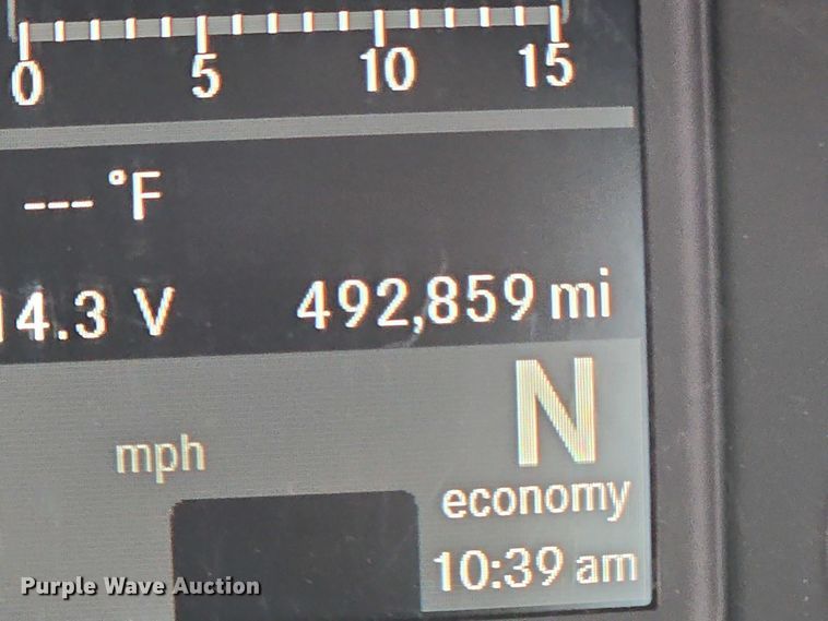 image for item ET1408 2019 Freightliner Cascadia 126 semi truck