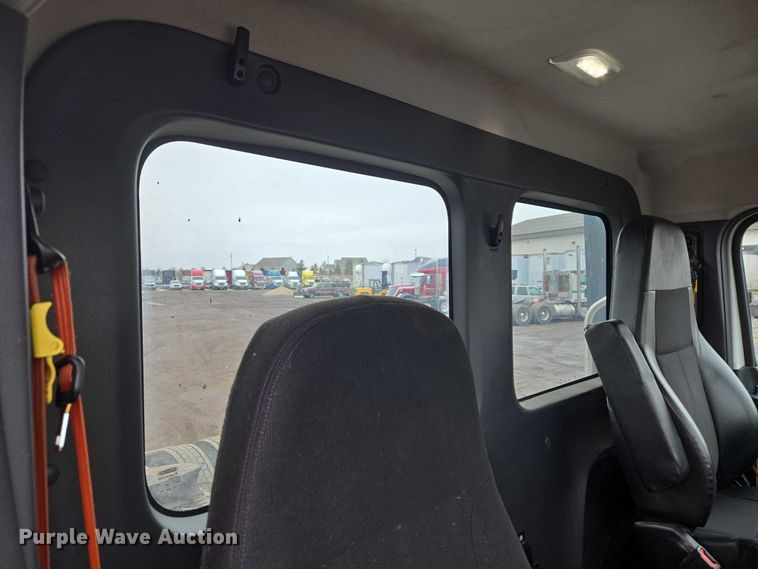 image for item ET1408 2019 Freightliner Cascadia 126 semi truck