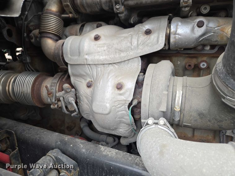 image for item ET1408 2019 Freightliner Cascadia 126 semi truck