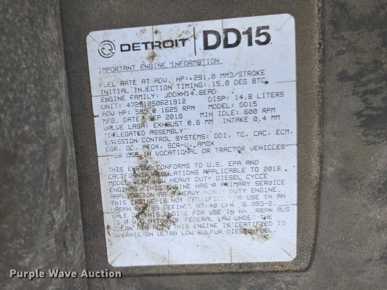 image for item ET1408 2019 Freightliner Cascadia 126 semi truck