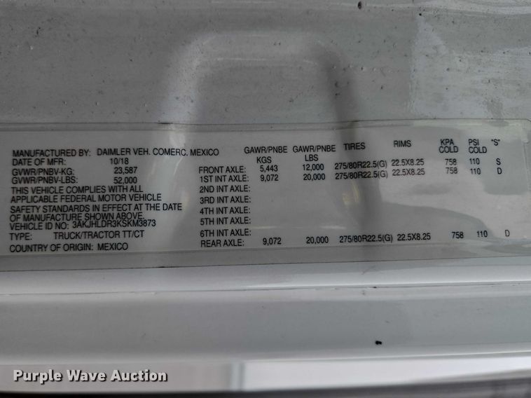 image for item ET1408 2019 Freightliner Cascadia 126 semi truck