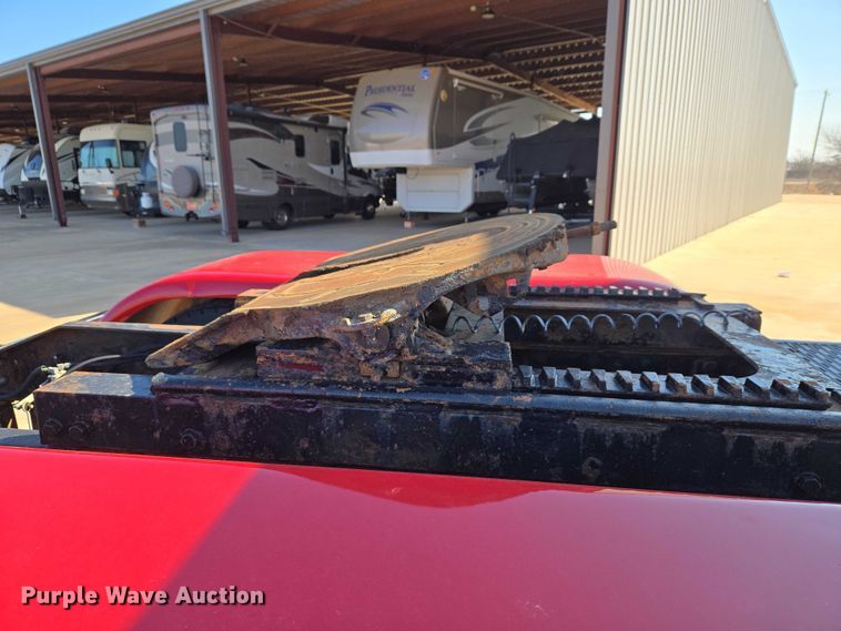 image for item ET1435 2005 Peterbilt 379 semi truck