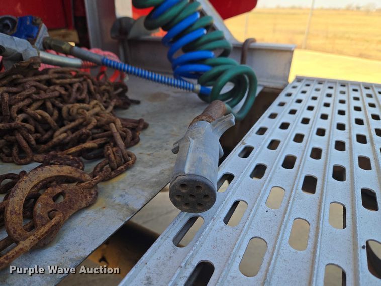 image for item ET1435 2005 Peterbilt 379 semi truck