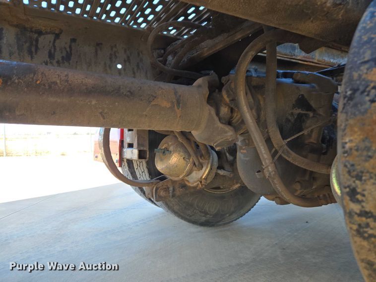 image for item ET1435 2005 Peterbilt 379 semi truck