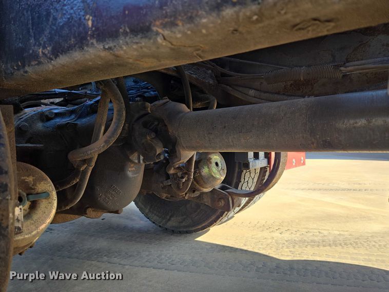 image for item ET1435 2005 Peterbilt 379 semi truck