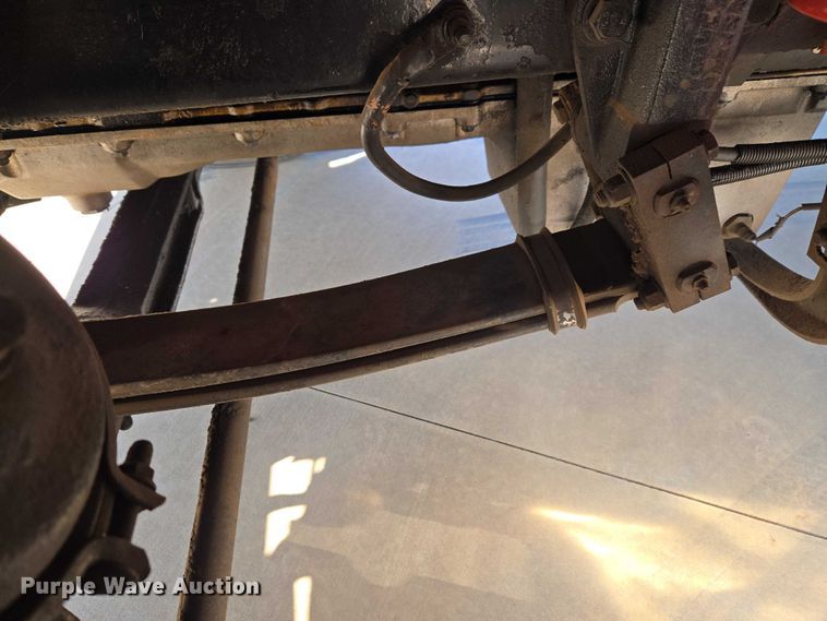 image for item ET1435 2005 Peterbilt 379 semi truck