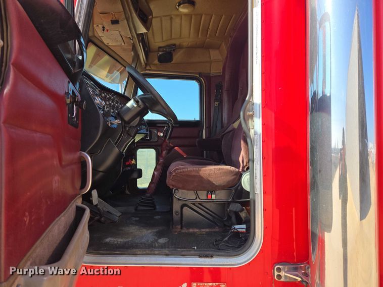 image for item ET1435 2005 Peterbilt 379 semi truck