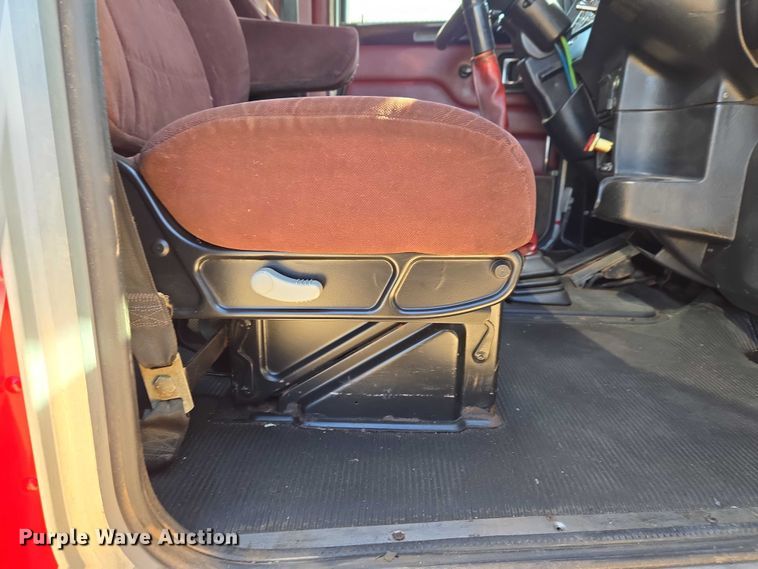 image for item ET1435 2005 Peterbilt 379 semi truck