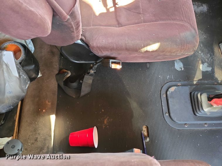 image for item ET1435 2005 Peterbilt 379 semi truck