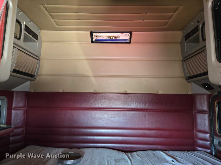 image for item ET1435 2005 Peterbilt 379 semi truck