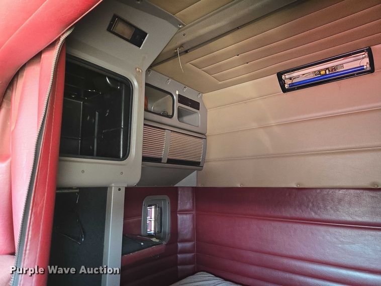 image for item ET1435 2005 Peterbilt 379 semi truck