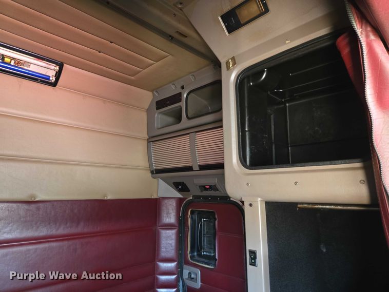 image for item ET1435 2005 Peterbilt 379 semi truck