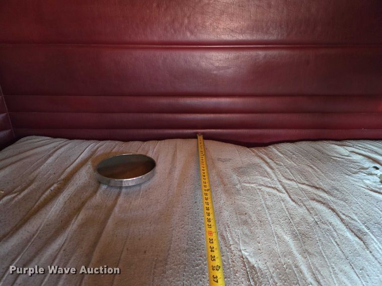 image for item ET1435 2005 Peterbilt 379 semi truck