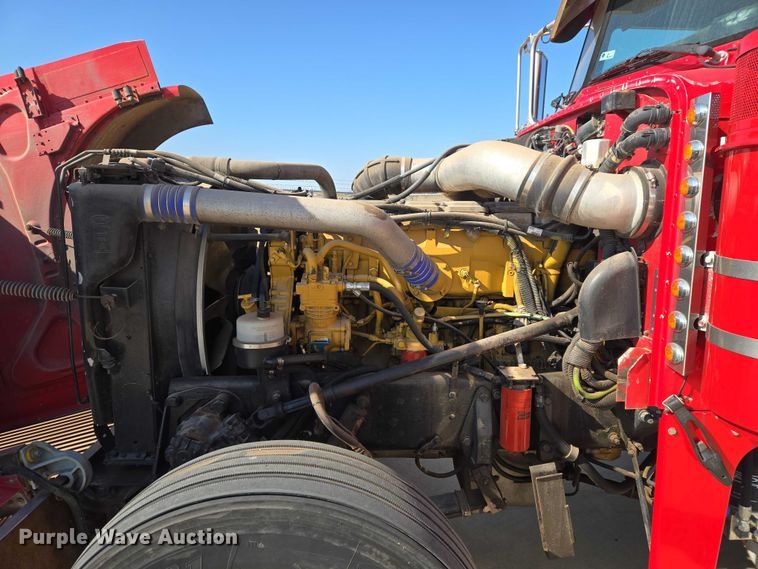 image for item ET1435 2005 Peterbilt 379 semi truck