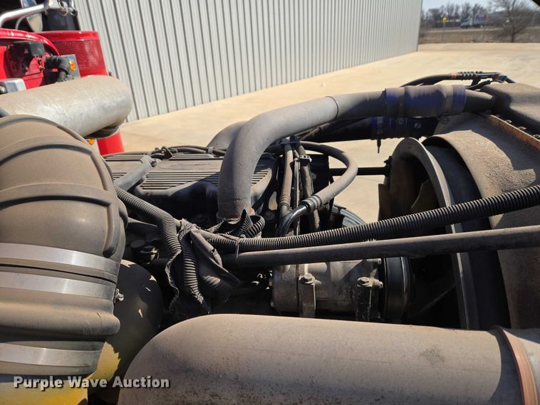 image for item ET1435 2005 Peterbilt 379 semi truck