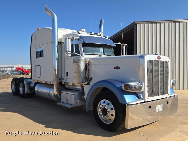 image for item ET1436 2008 Peterbilt 389 semi truck