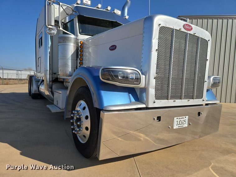 image for item ET1436 2008 Peterbilt 389 semi truck