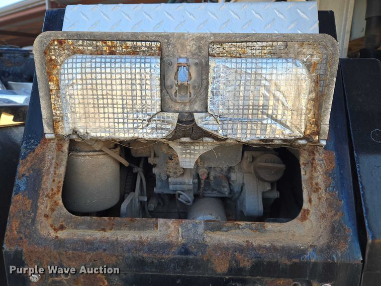 image for item ET1436 2008 Peterbilt 389 semi truck