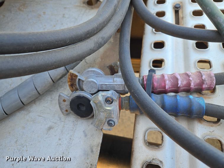 image for item ET1436 2008 Peterbilt 389 semi truck