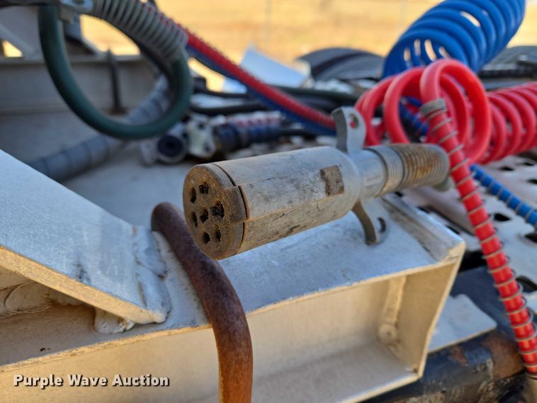 image for item ET1436 2008 Peterbilt 389 semi truck