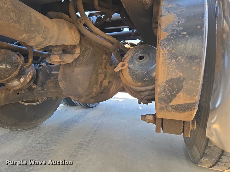 image for item ET1436 2008 Peterbilt 389 semi truck