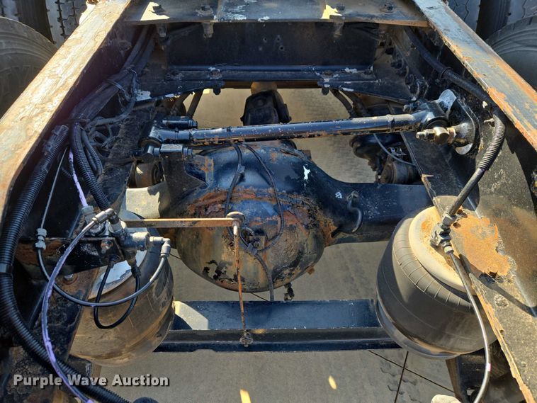 image for item ET1436 2008 Peterbilt 389 semi truck