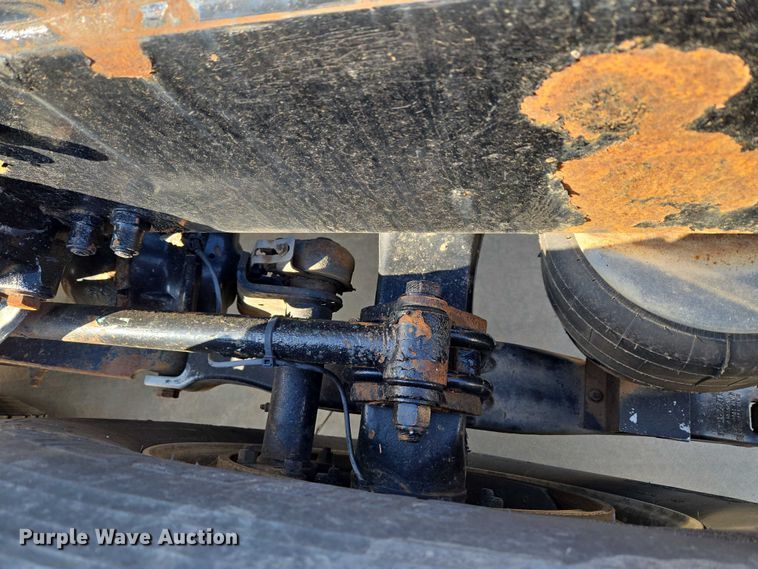 image for item ET1436 2008 Peterbilt 389 semi truck