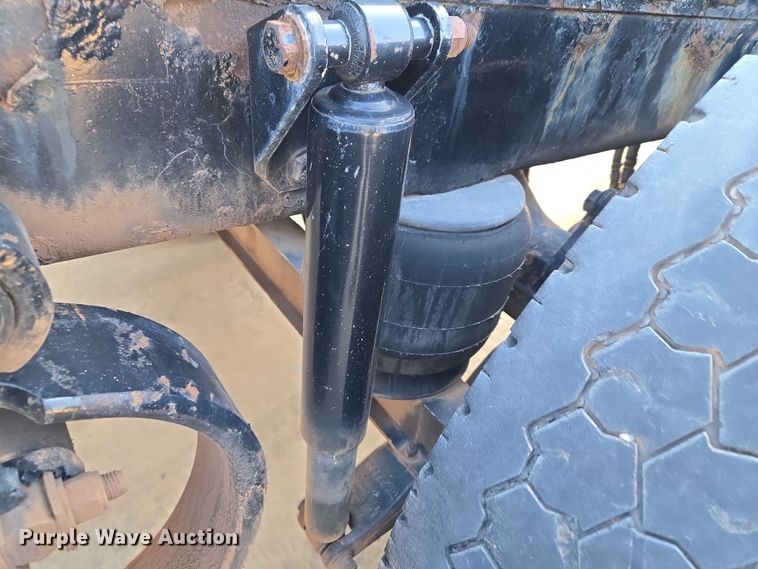 image for item ET1436 2008 Peterbilt 389 semi truck