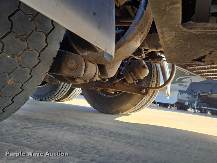 image for item ET1436 2008 Peterbilt 389 semi truck