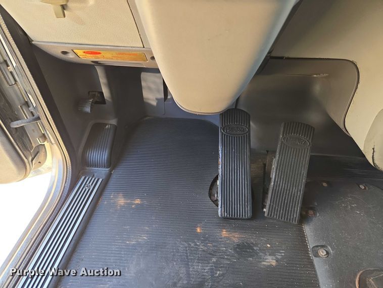 image for item ET1436 2008 Peterbilt 389 semi truck