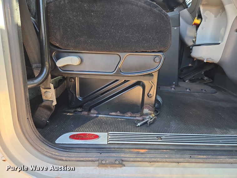 image for item ET1436 2008 Peterbilt 389 semi truck