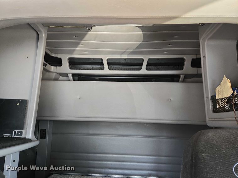 image for item ET1436 2008 Peterbilt 389 semi truck