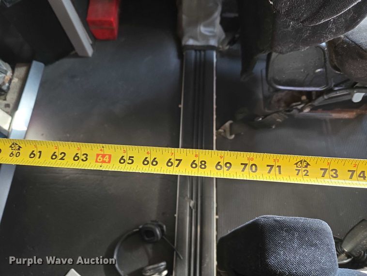 image for item ET1436 2008 Peterbilt 389 semi truck