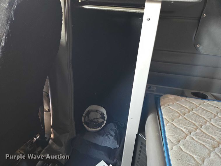 image for item ET1436 2008 Peterbilt 389 semi truck