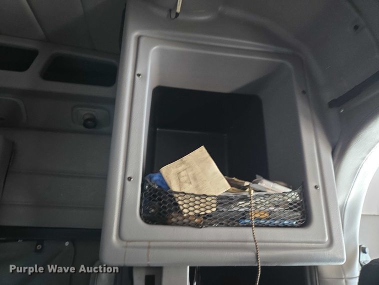 image for item ET1436 2008 Peterbilt 389 semi truck